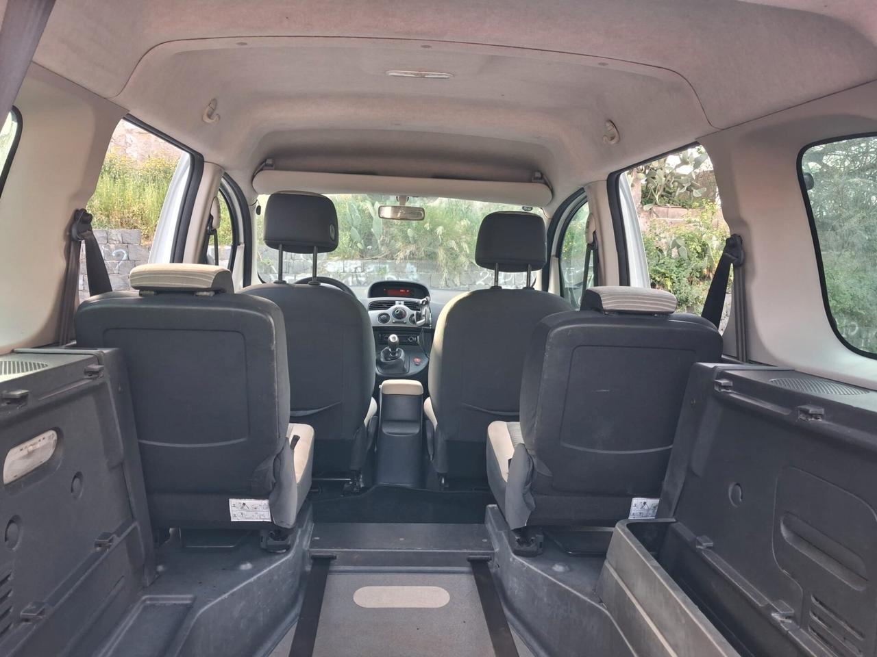 Renault Kangoo Pianale ribassato con rampa disabili in carrozzina