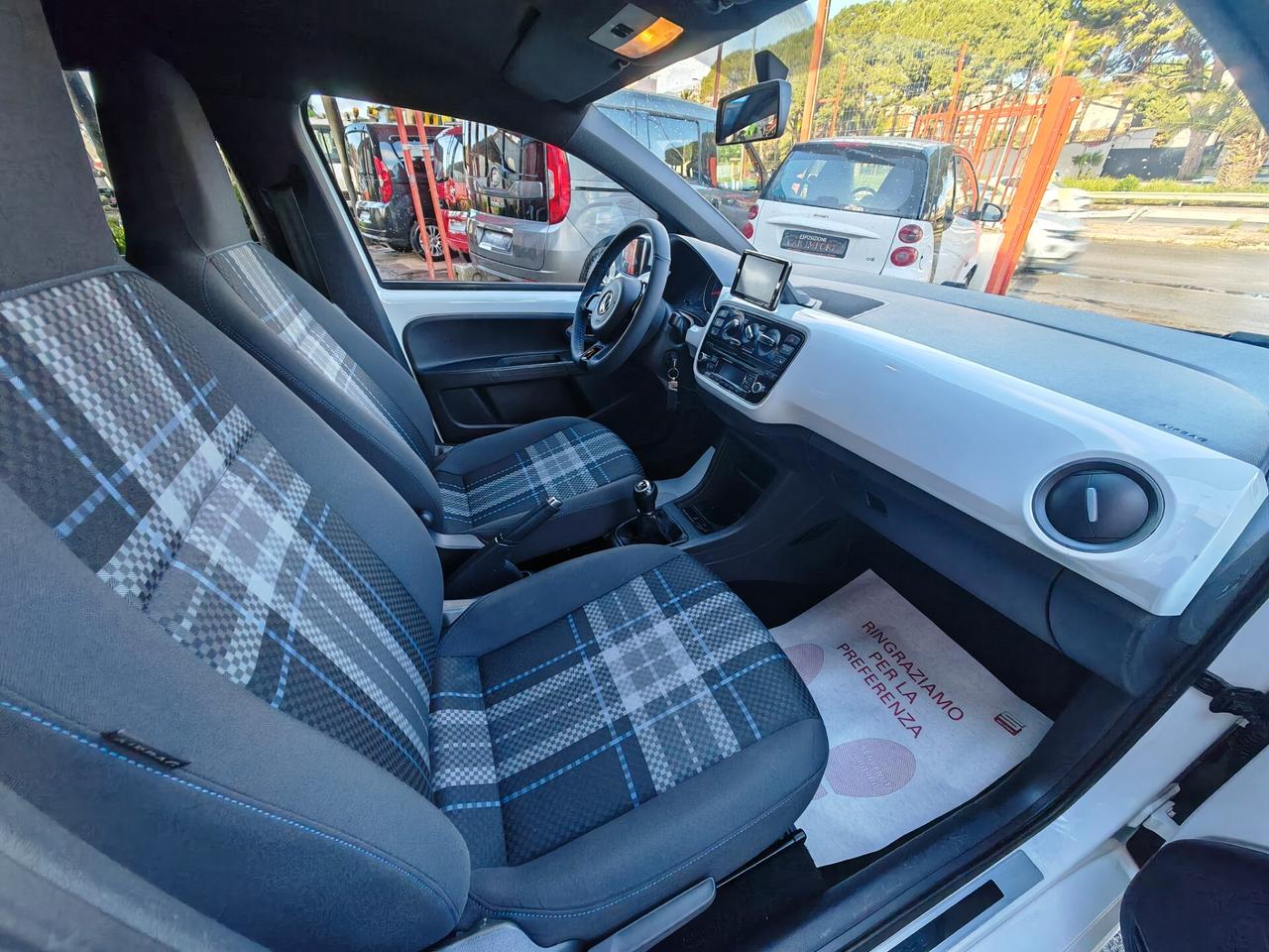 Volkswagen Up 1.0 benzina 08/2015 Cv60