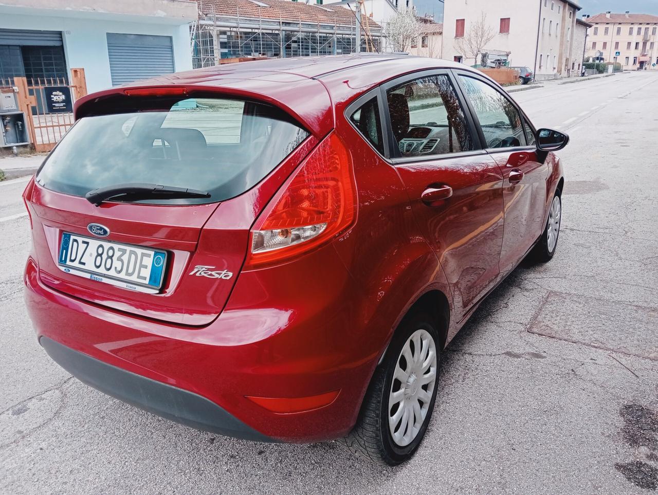 Ford Fiesta 1.4 5 porte Bz.- GPL Titanium