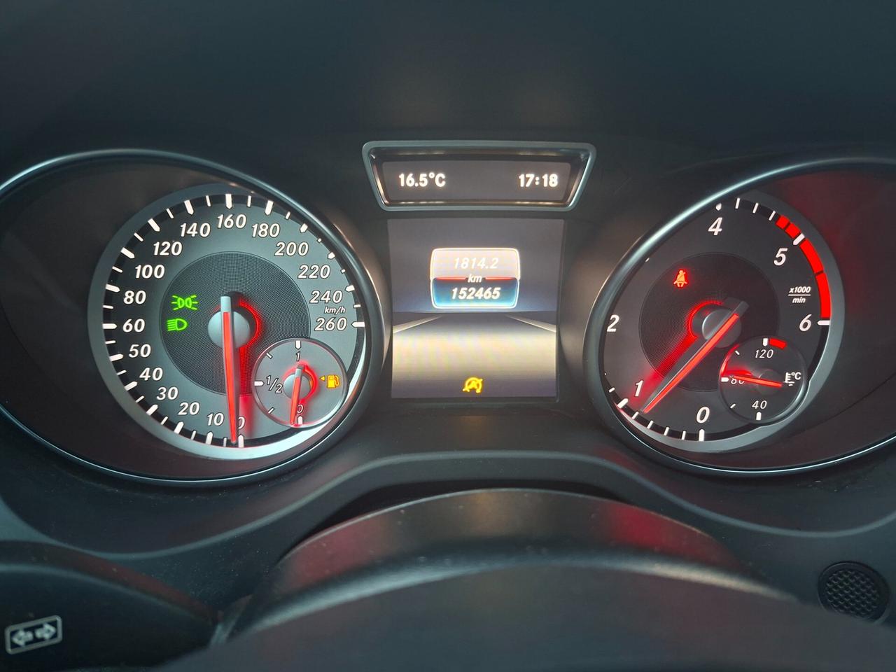 Mercedes-benz GLA 180 d Premium