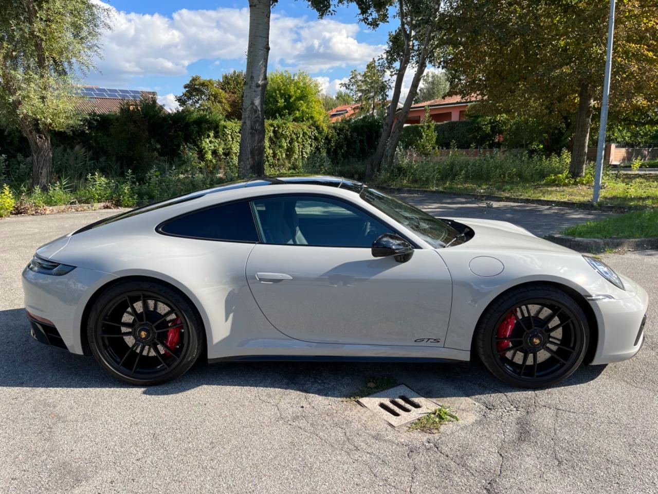 Porsche 911 Carrera 4 GTS