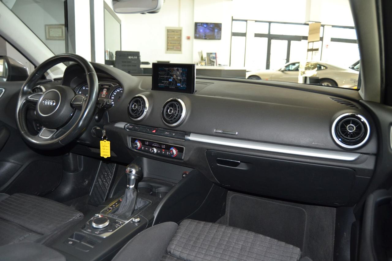 Audi A3 SPB 1.6 TDI S Tronic Sport Navi/Xenon/C.Auto