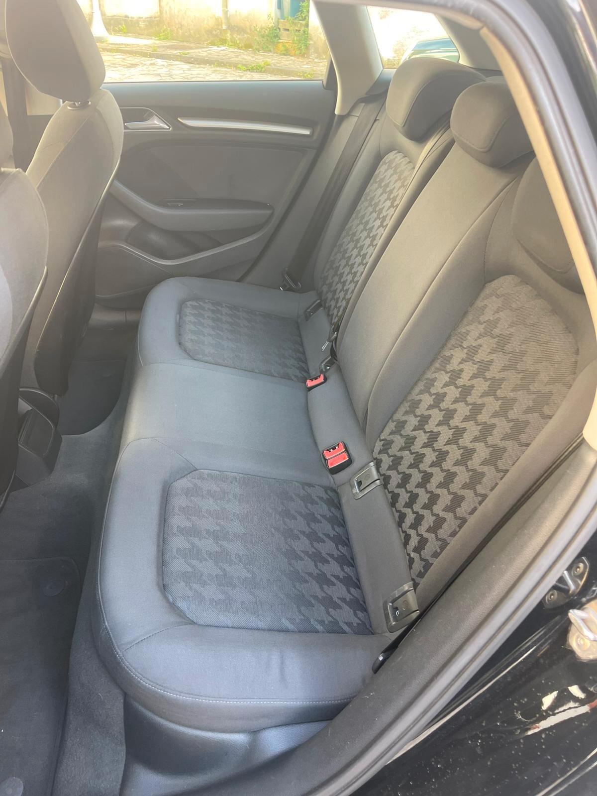 Audi A3 1.6 TDI clean diesel S tronic Ambition