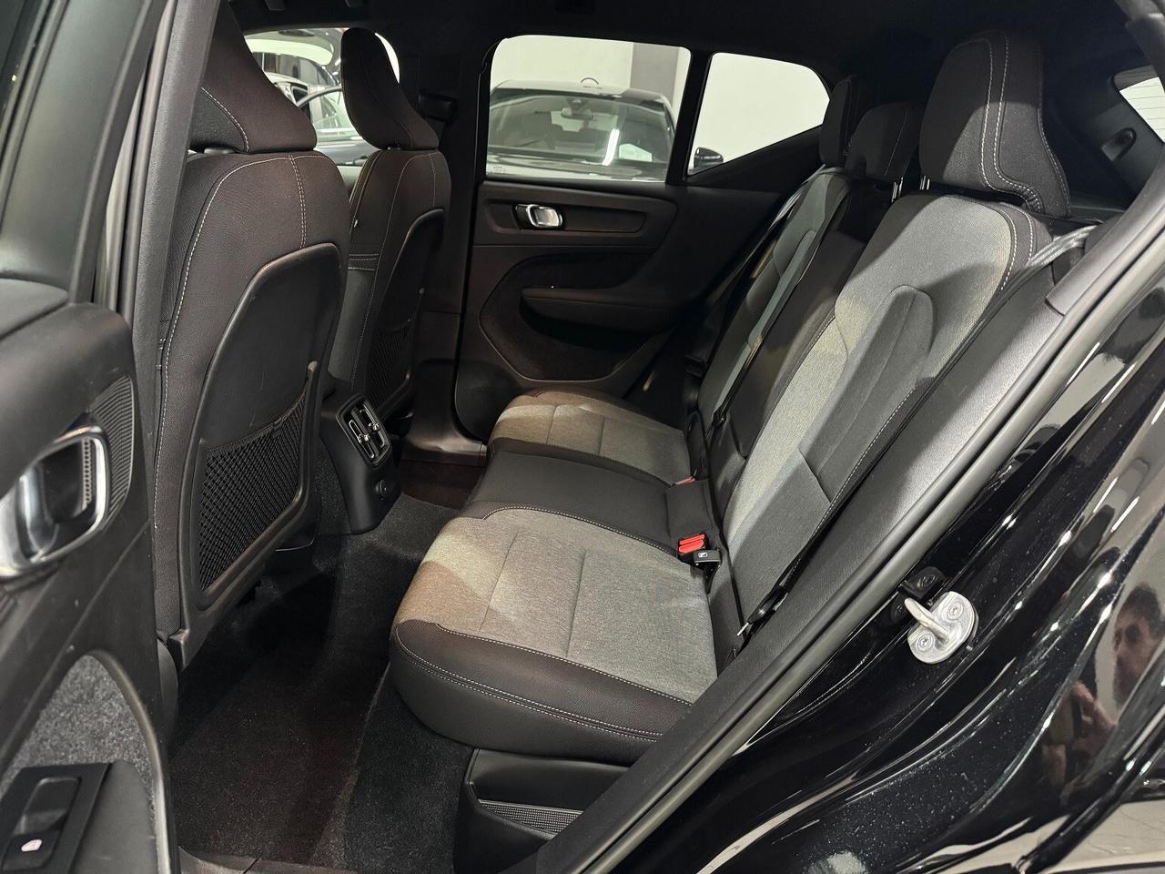 XC40 T4 Plug-in Hybrid Core VETRI SCURI BELLA