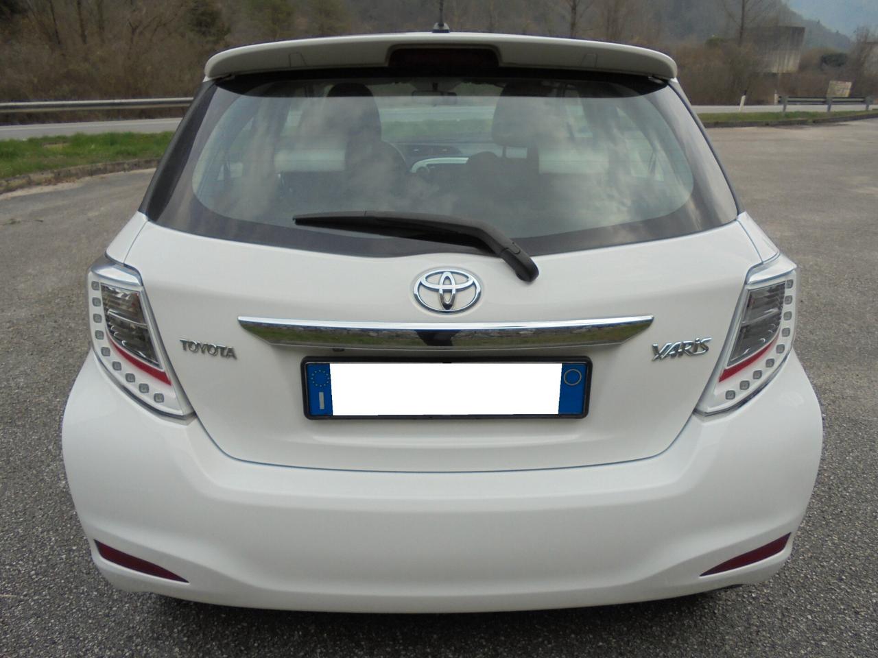 TOYOTA YARIS 1.4 D-4D 5P LOUNGE – UNIPROPRIETARIO-