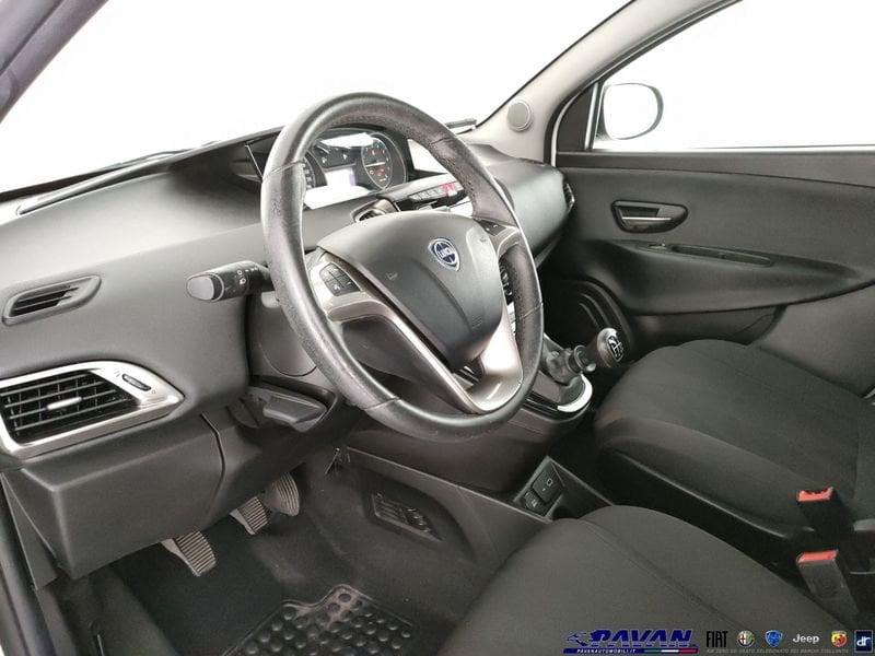 Lancia Ypsilon 1.0 FireFly 5 porte S&S Hybrid Ecochic Gold