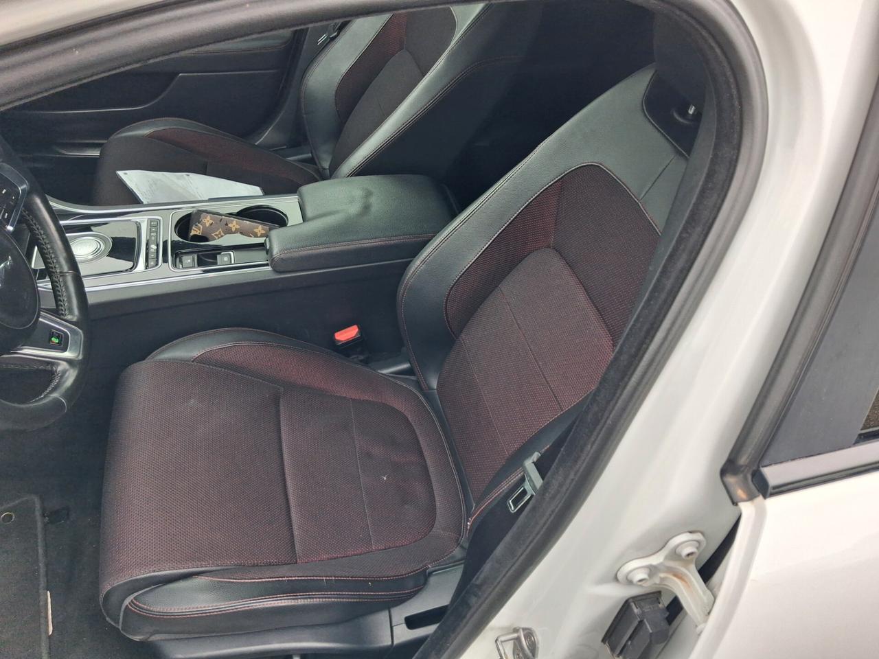 Jaguar XE 2.0 D Turbo 180CV aut. R-Sport