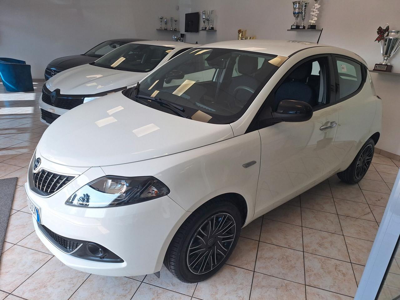 Lancia Ypsilon 1.0 FireFly 5 porte S&S Hybrid Ecochic Gold