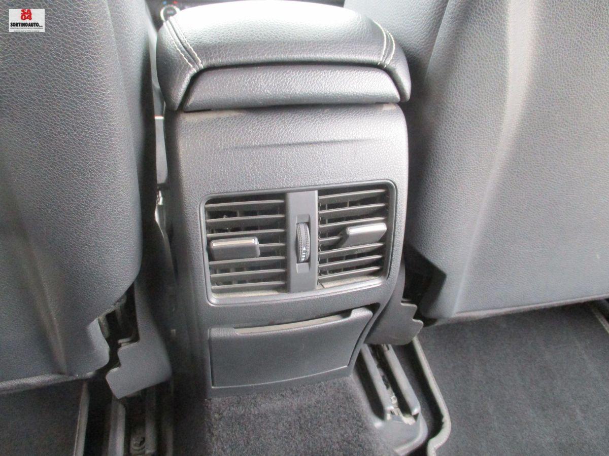 MERCEDES GLA 200 d Automatic Premium-2017