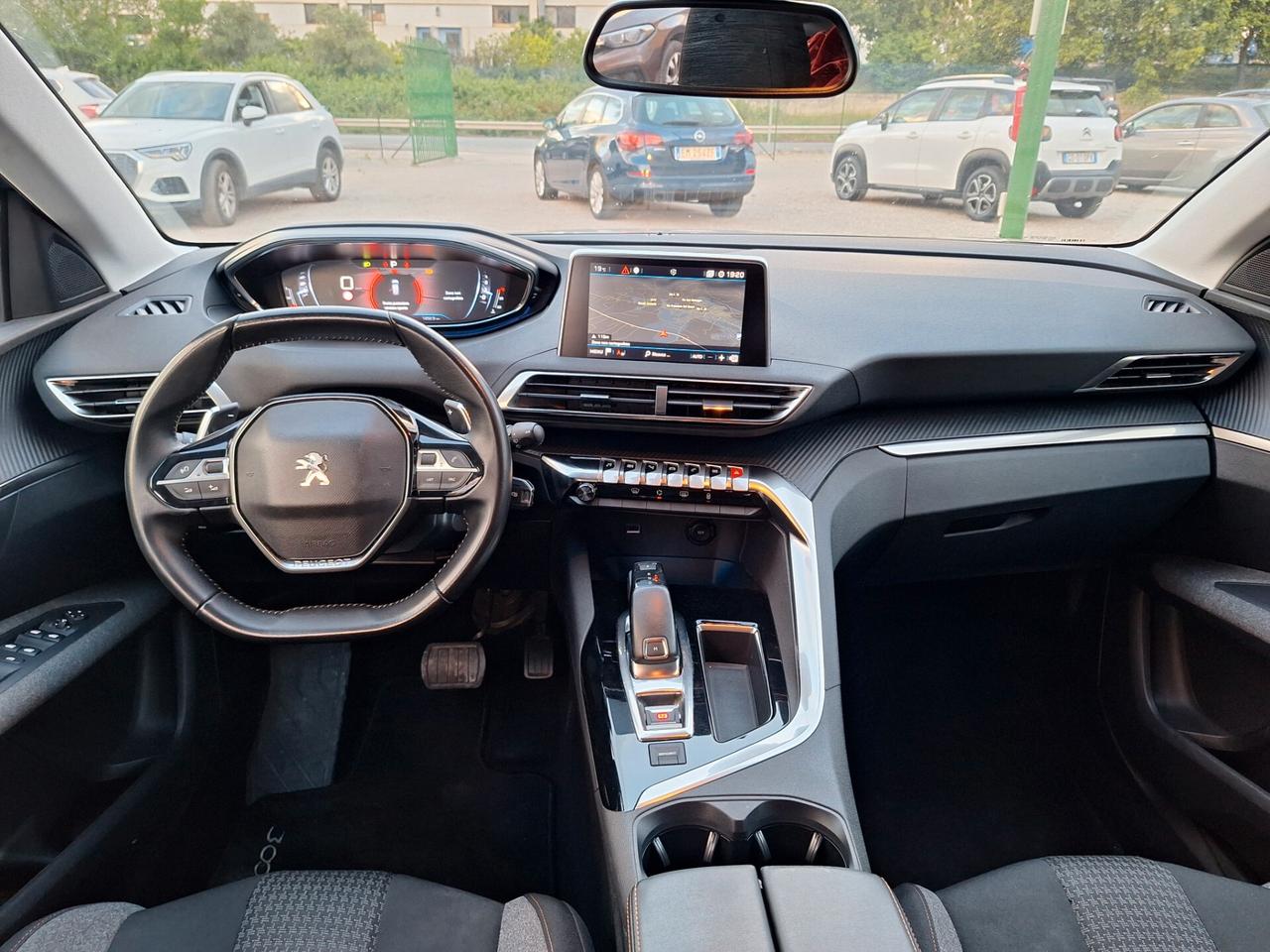 Peugeot 3008 BlueHDi 130 S&S EAT8 Allure