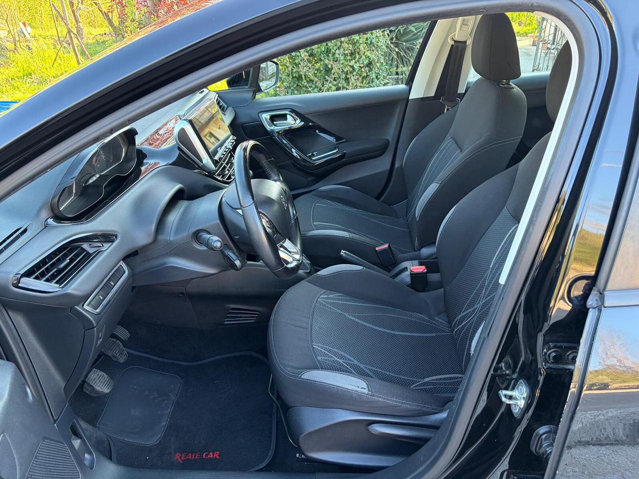 Peugeot 208 1.4 HDi 68CV 5 porte Allure