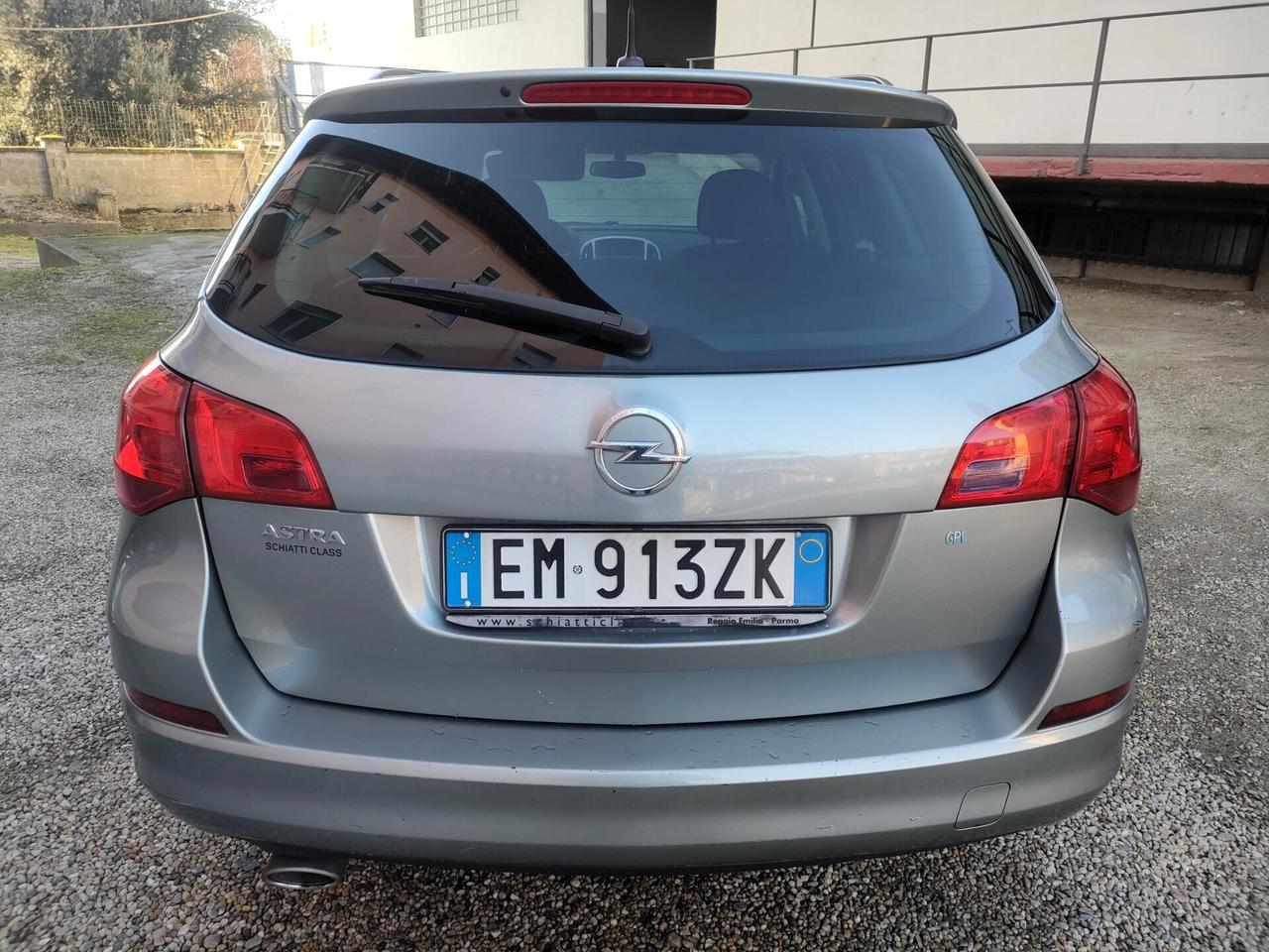 Opel Astra SW 1.4 t Cosmo Gpl 2032