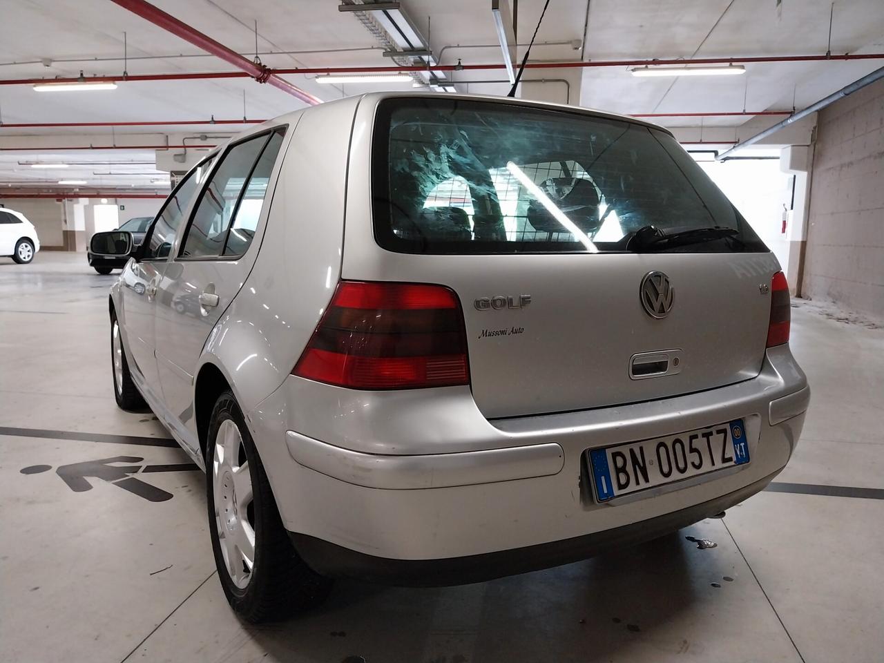 Volkswagen Golf 1.6 16V cat 5 porte Highline