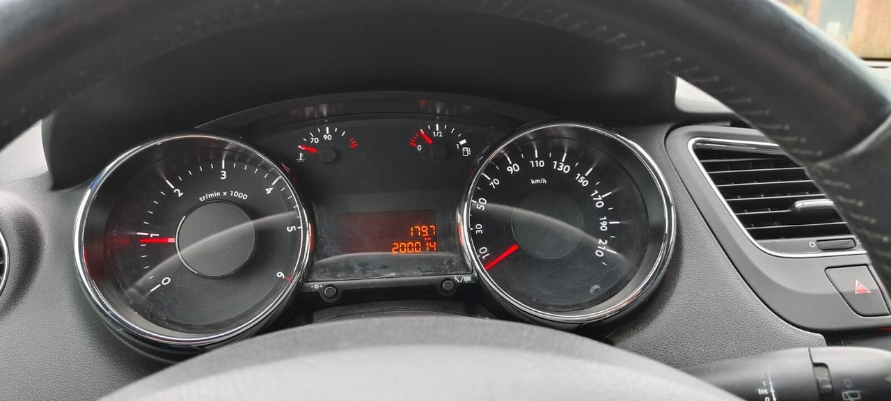 Peugeot 5008 1.6 HDi 112CV Business