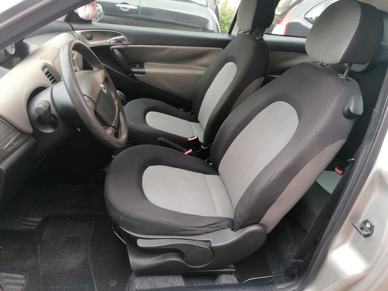 Lancia Ypsilon 1.2 16V Argento