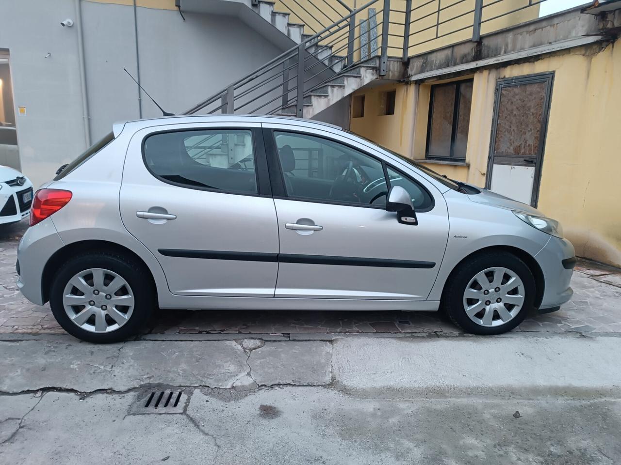 Peugeot 207 1.4 GPL garanzia