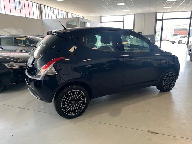 Lancia Ypsilon 1.2 69 CV 5 porte GPL Ecochic Elefantino Blu