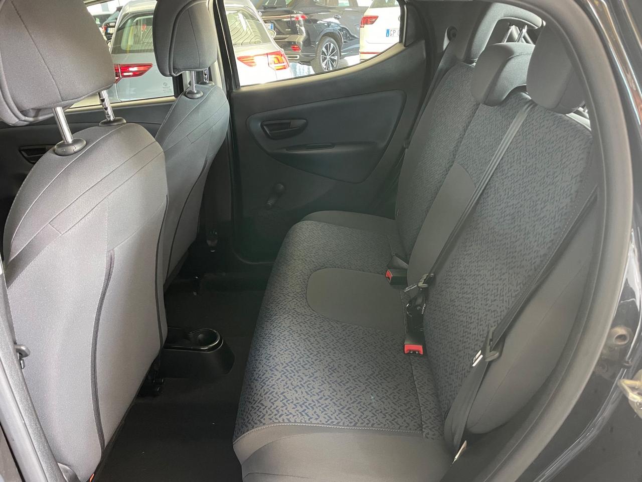 Lancia Ypsilon 1.0 FireFly 5 porte S&S Hybrid Oro Posti