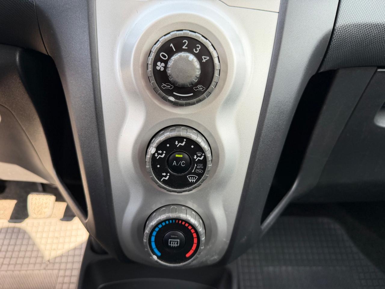 Toyota Yaris 1.3 5 porte M-MT Sol