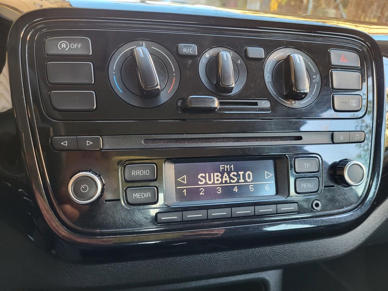 VOLKSWAGEN UP! ECO METANO-3 EURO X 100 KM-BOLLO 35