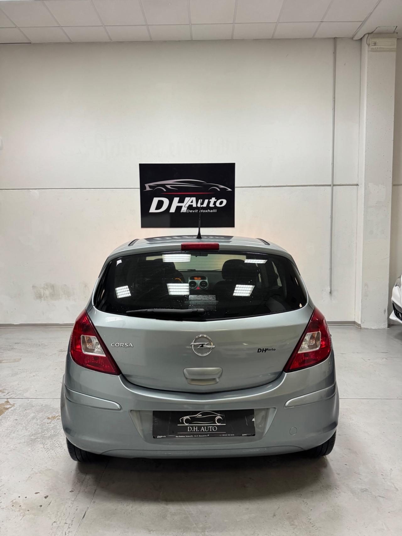 Opel Corsa 1.2 5 porte Cosmo