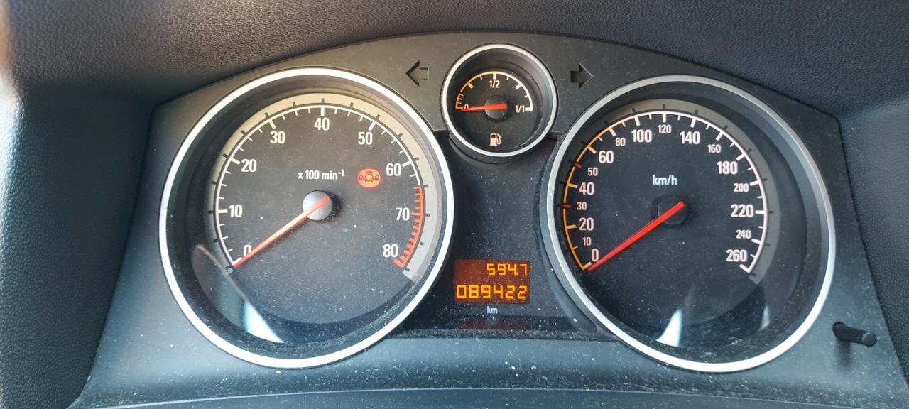 Opel Zafira 1.6 16V ecoM 94CV Cosmo