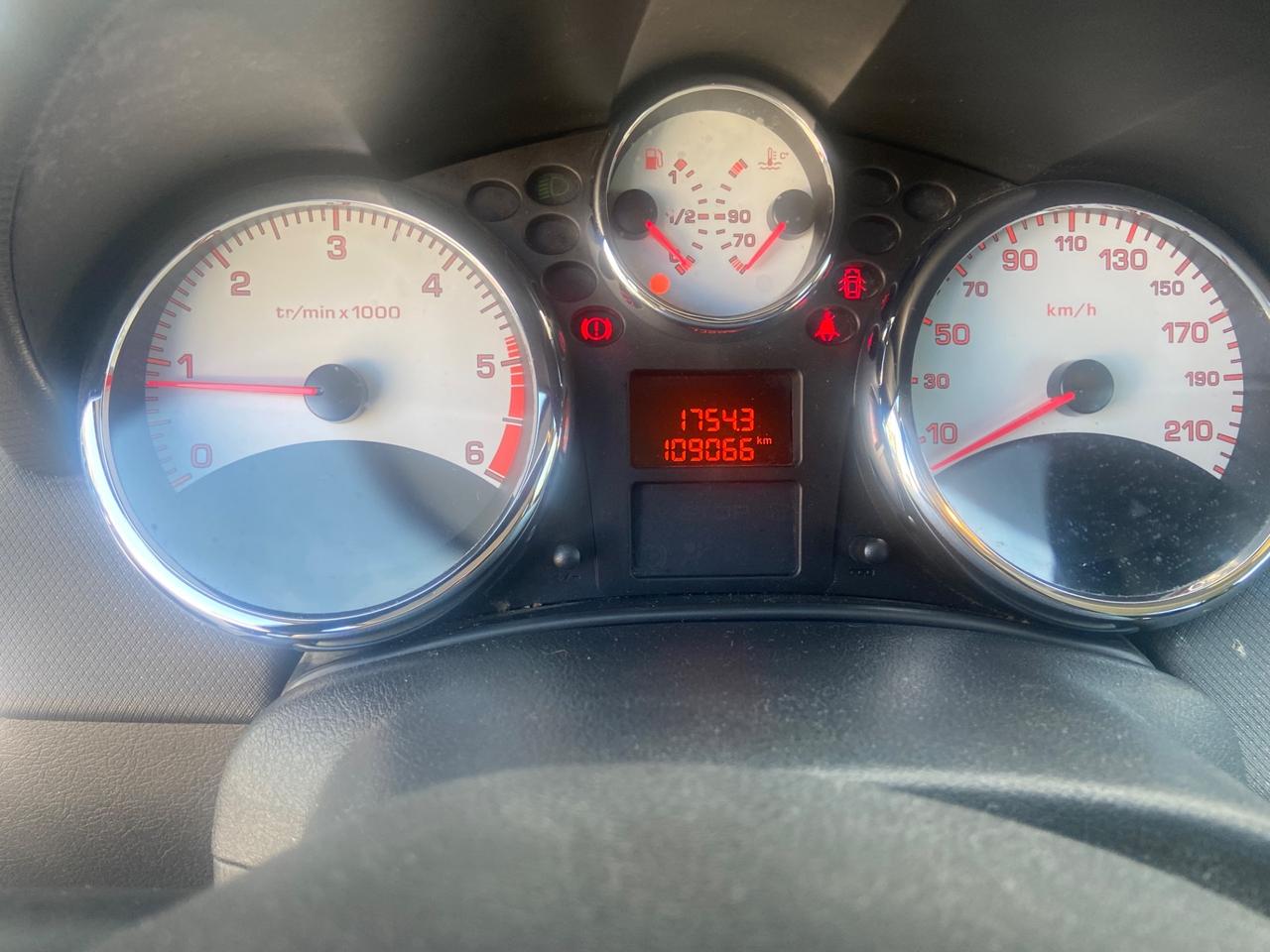 Peugeot 207 1.6 HDi 110CV 5p. XS