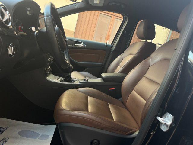 MERCEDES-BENZ B 200 d 136Cv Sport
