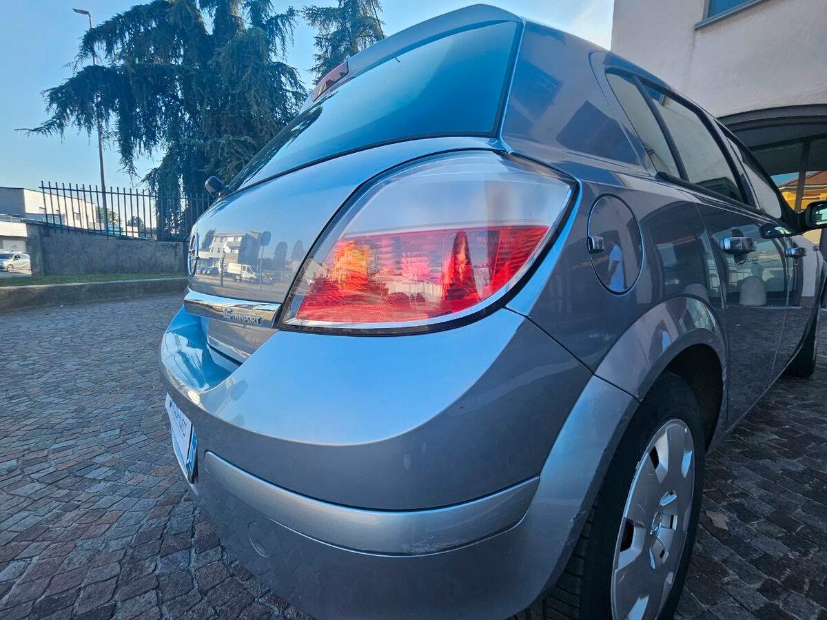 Opel Astra 1.6 twinport Enjoy 5p