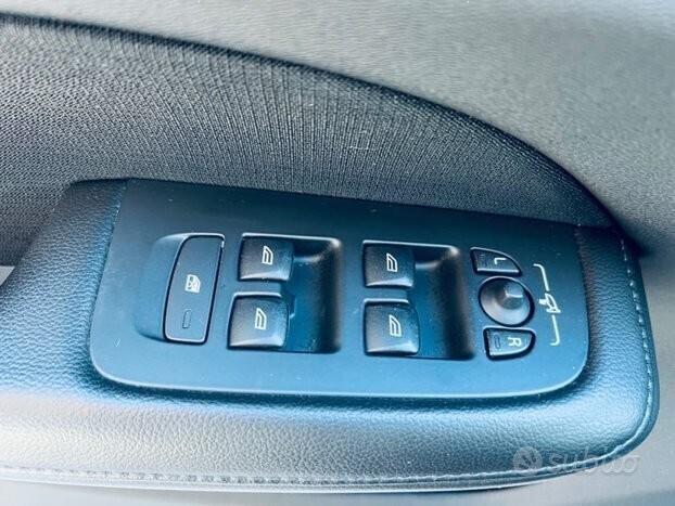 VOLVO V60 D3 Geartronic COCKPIT- CARPLAY