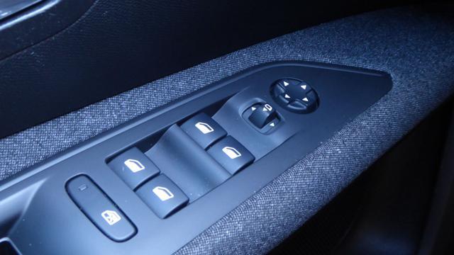 PEUGEOT 3008 BlueHDi 130 S&S EAT8 Active Pack