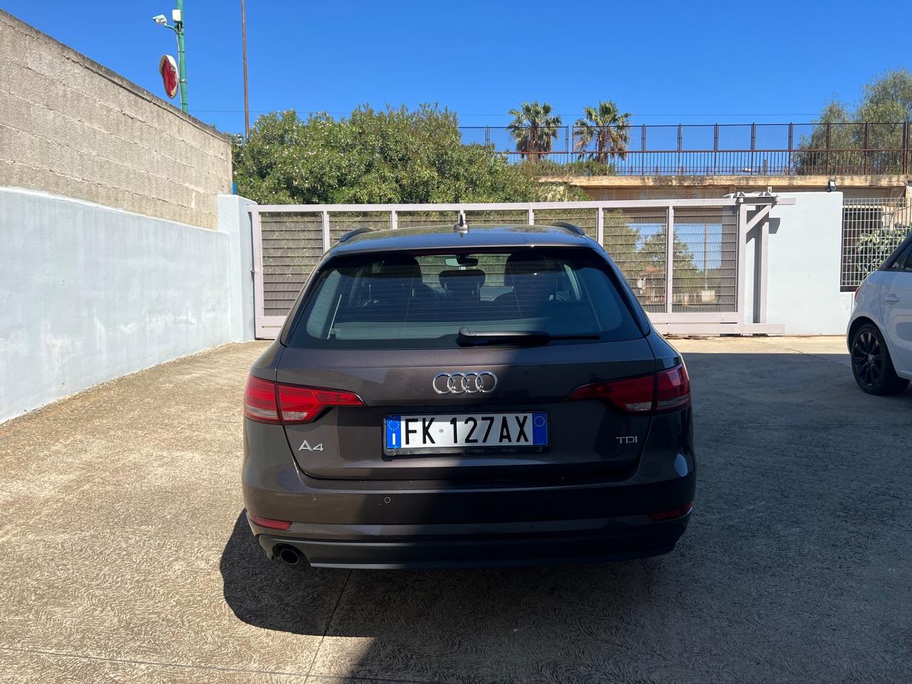 Audi A4 2.0 TDI 150 CV ultra Design