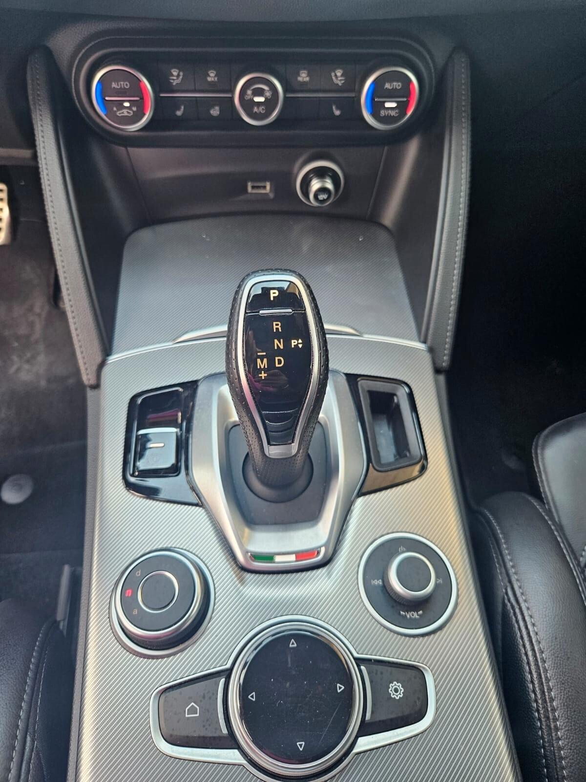 Alfa Romeo Stelvio 2.2 Turbodiesel 210 CV AT8 Q4 Veloce