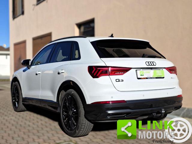 AUDI Q3 35 TDI S tronic Identity Black Business Advantage