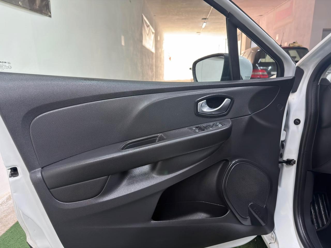 Renault Clio dCi 8V 75 CV Start&Stop 5 porte Energy Intens