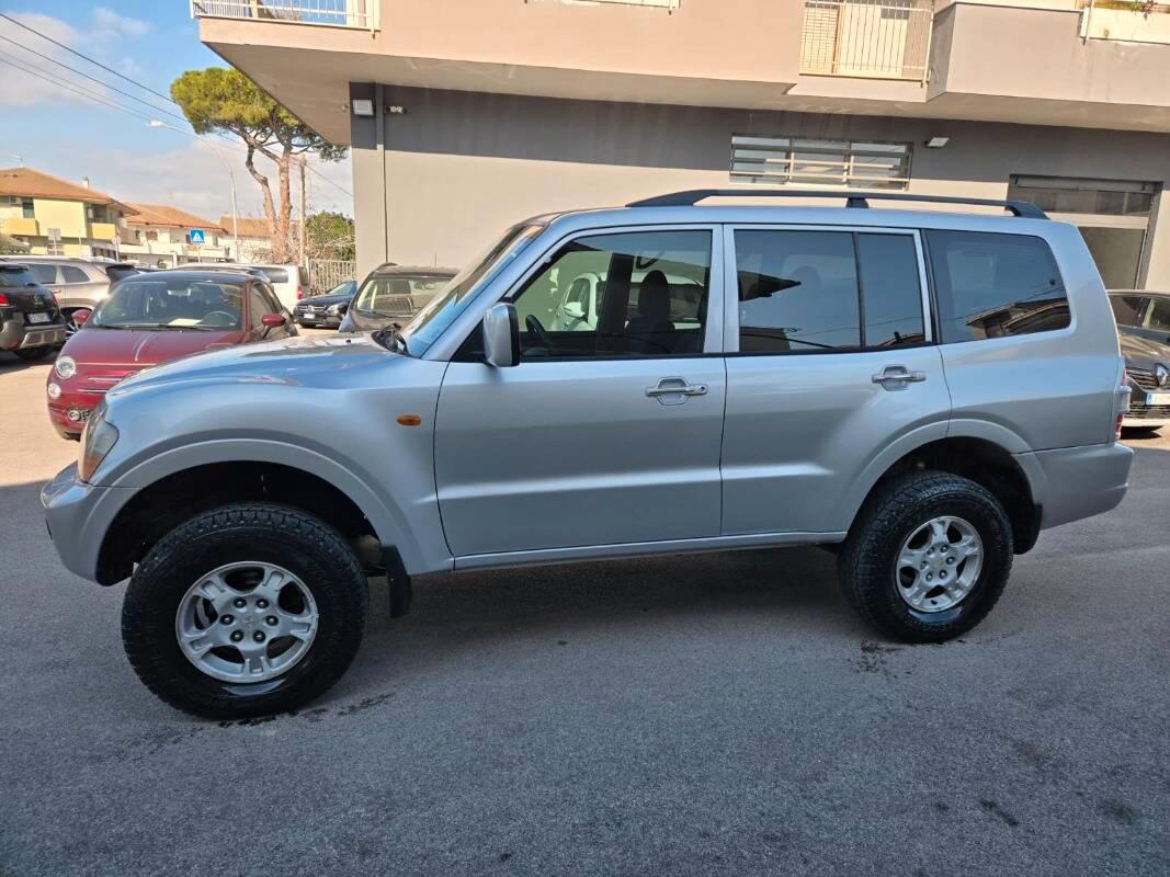 Mitsubishi Pajero Pajero 3.2 tdi 16v di-d GLS-2 wagon auto