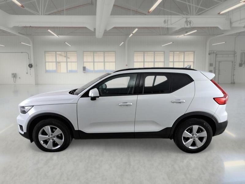 VOLVO XC40 T2 automatico Momentum Core