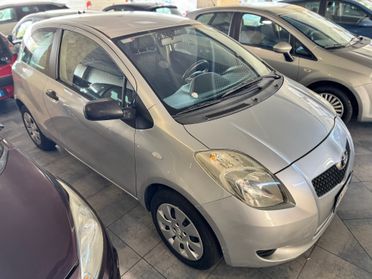 Toyota Yaris 1.0 3 porte Sol