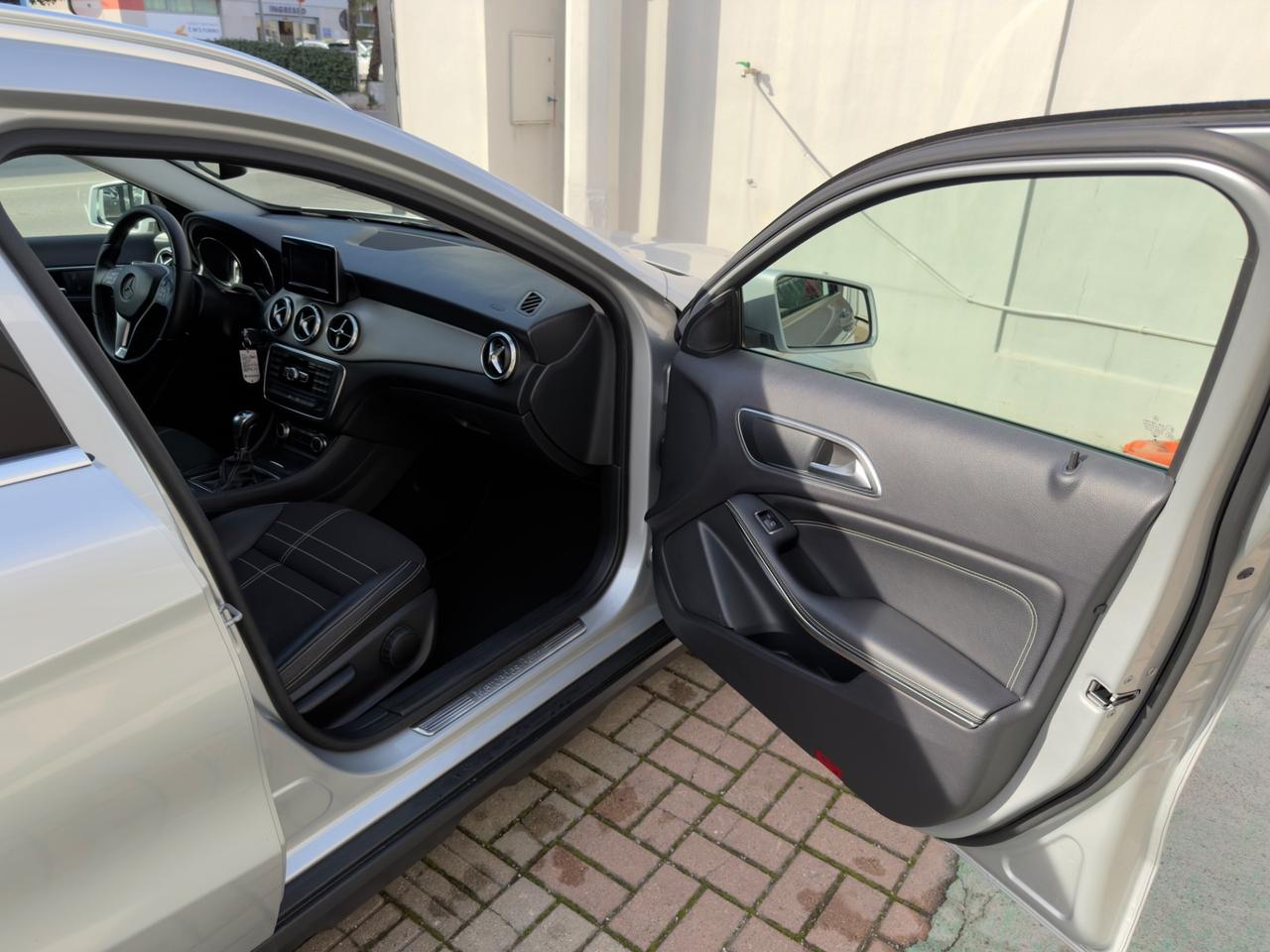 Mercedes GLA 180 d Sport - GARANZIA