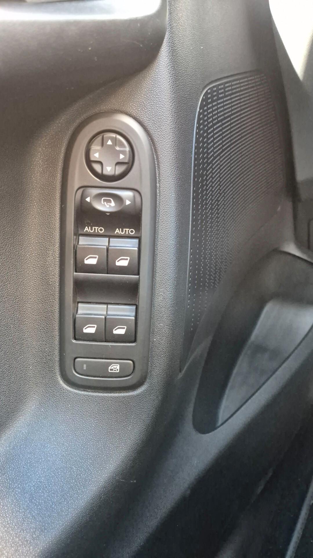 Citroen C3 1.2 benzina 82cv Monna Lisa full optional