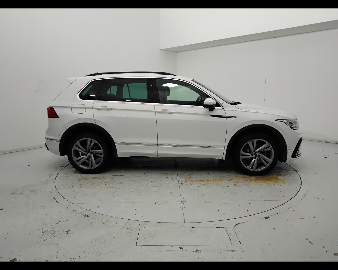 VOLKSWAGEN Tiguan II 2021 - Tiguan 2.0 tdi R-Line 4motion 150cv dsg