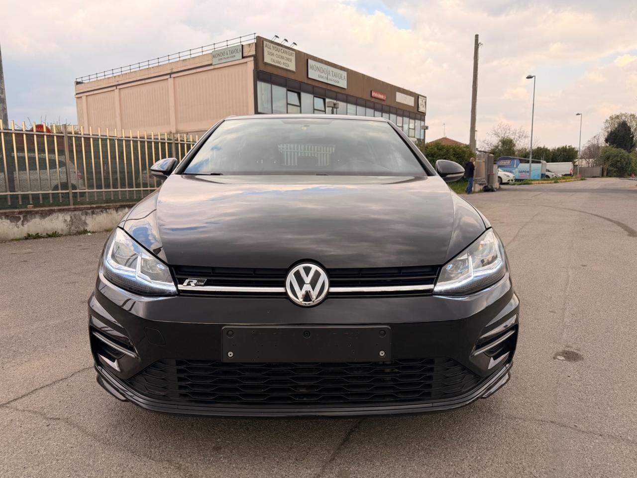 Volkswagen Golf 2.0 TDI DSG 5p. R-Line