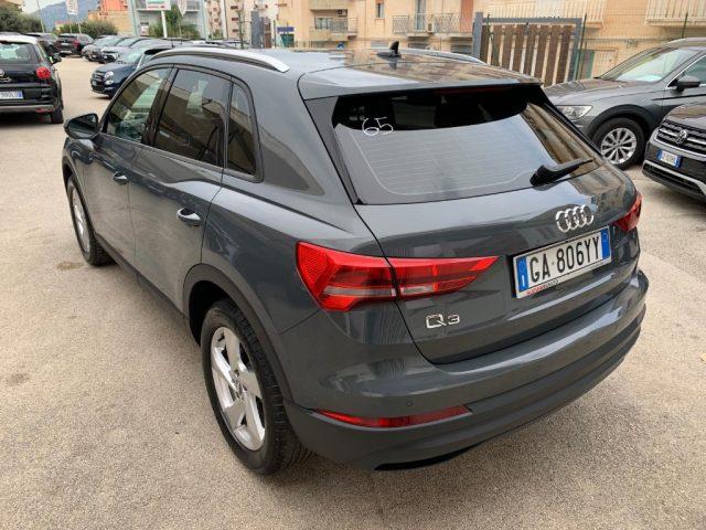 AUDI Q3 35 TDI quattro Business