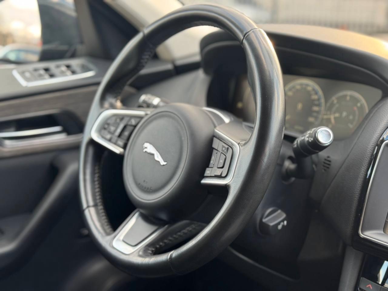 Jaguar F-Pace 2.0 D 180 CV AWD Prestige 12/2017