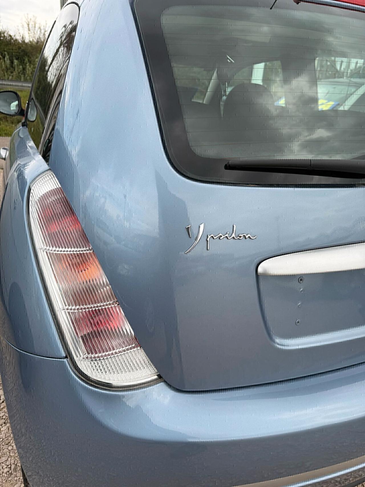 Lancia Ypsilon 1.2 Versus