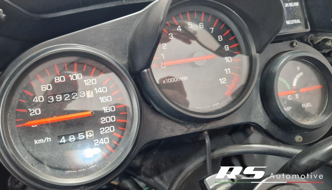 Yamaha FZ 750