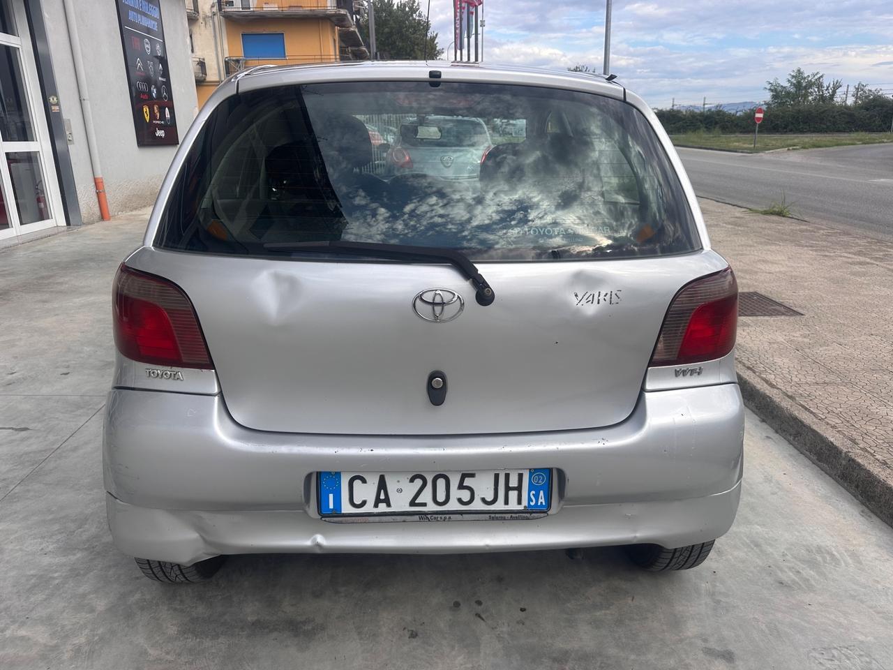 Toyota Yaris 1.0i 16V cat 5 porte Sol