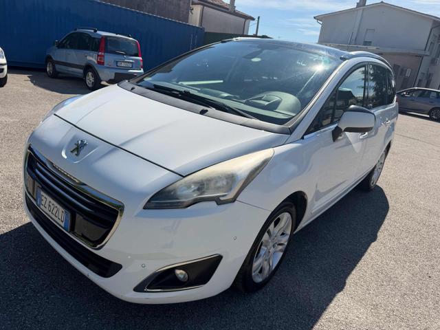 PEUGEOT 5008 1.6 HDi 115CV Allure senza nessun lavoro da fare