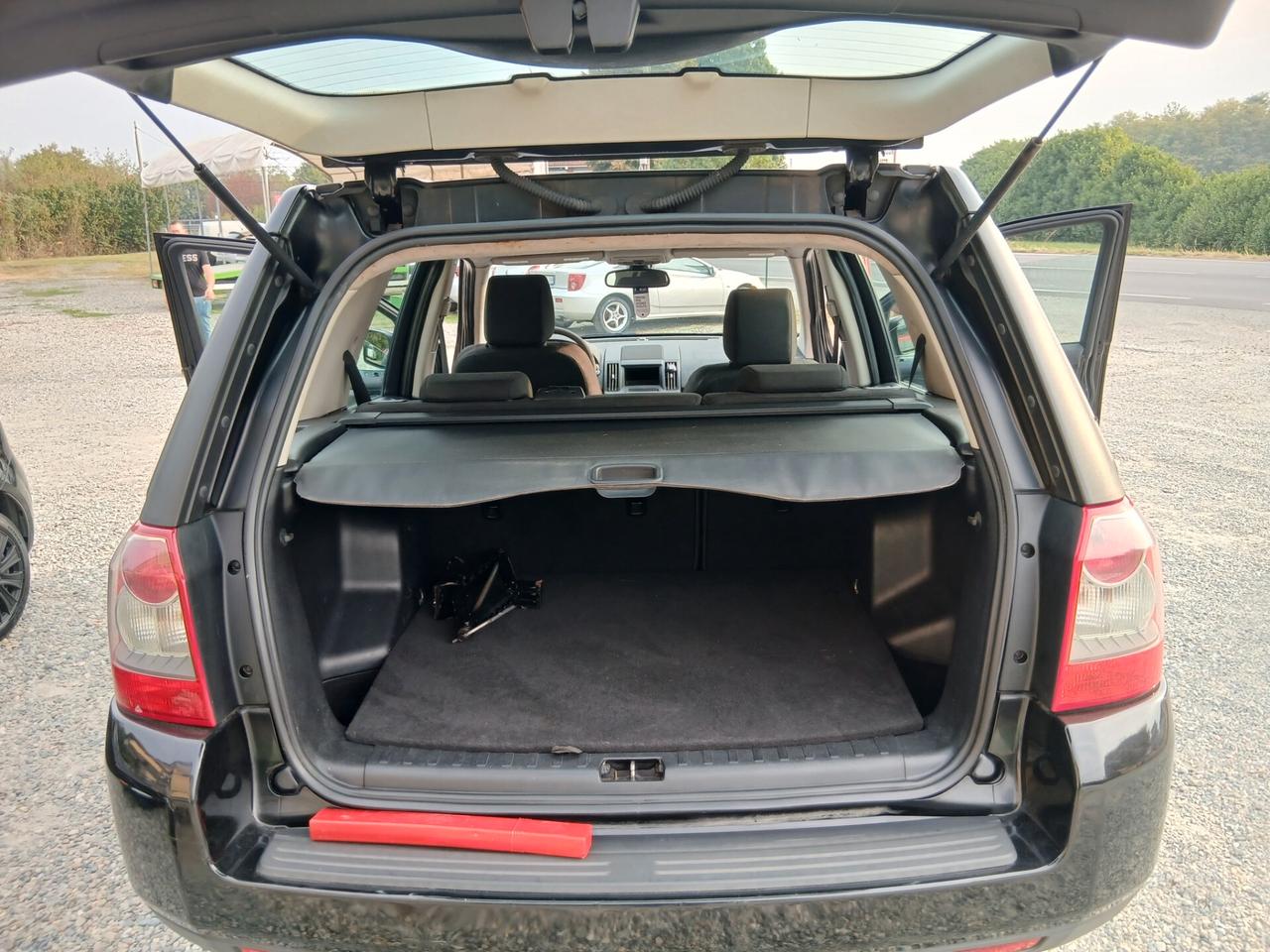 Land Rover Freelander 2.2 TD4 S.W. SE 152cv