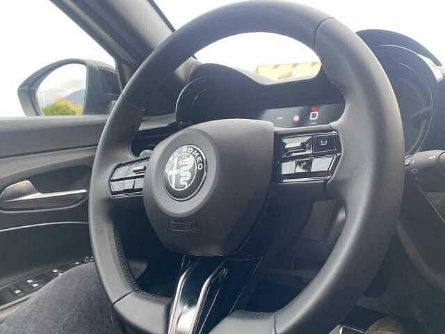 Alfa Romeo Junior 1.2 136 CV Hybrid eDCT6 Speciale
